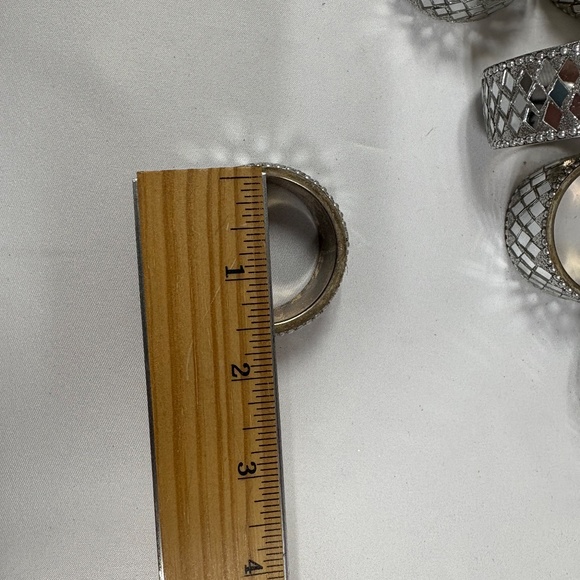 Vintage Touch Set of 12 Stainless Steel Mirrored Rhinestone Napkins Ring. - Picture 6 of 7